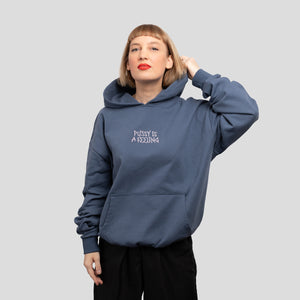 PUSSY IS A FEELING x MISHA oversize mikina vo farbe vintage blue